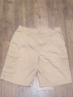 Airwalk Men's Cargo Shorts in Khaki